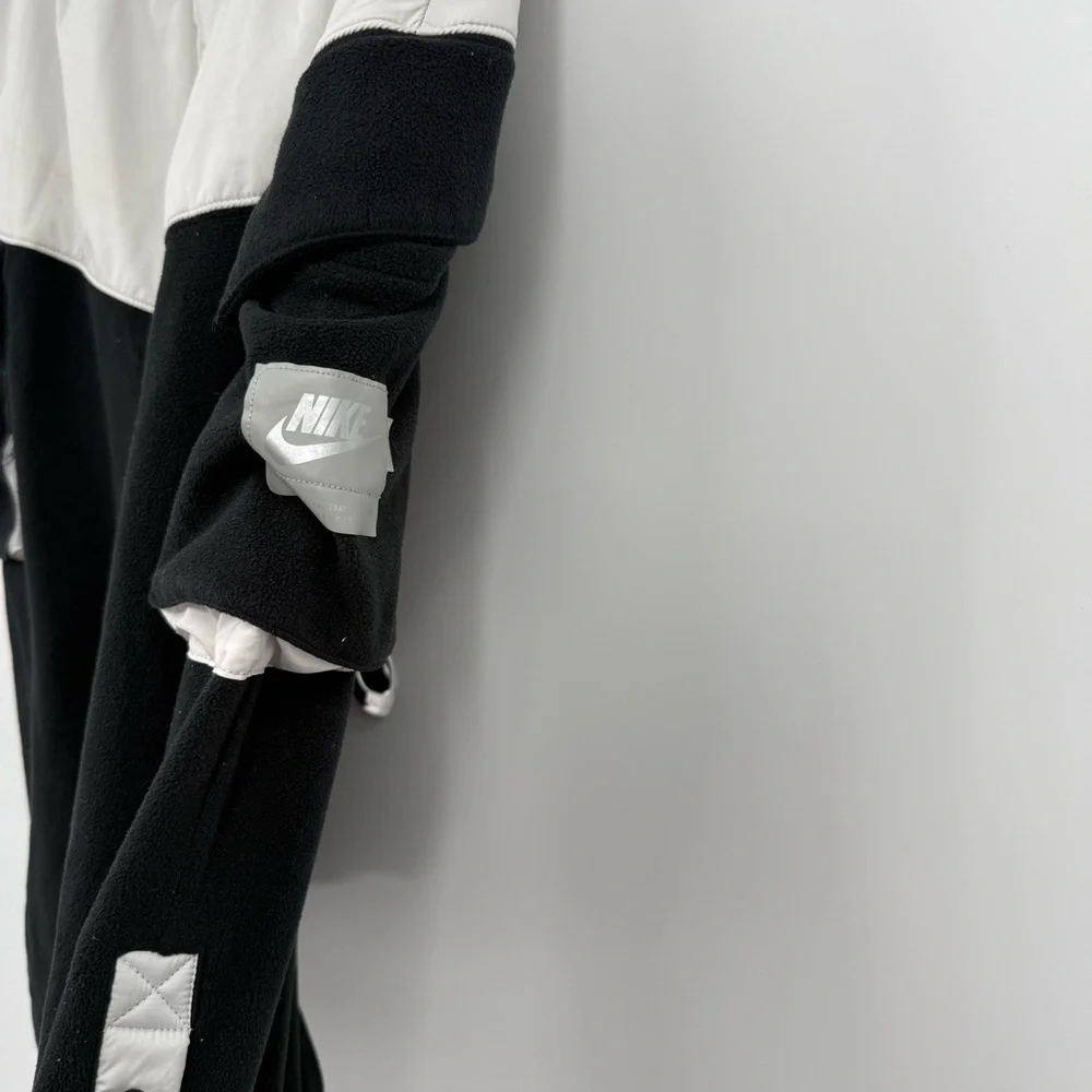 Nike sportswear thunder